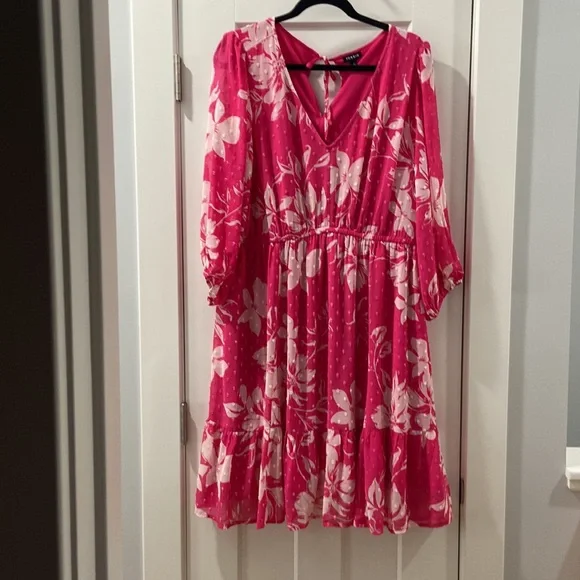 torrid pink floral dress Torrid Maxi Chiffon & Lurex Tiered Pink Floral Dress Size 00